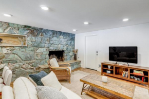 Renovated Apartment in Seattle 7 Mi to Downtown!